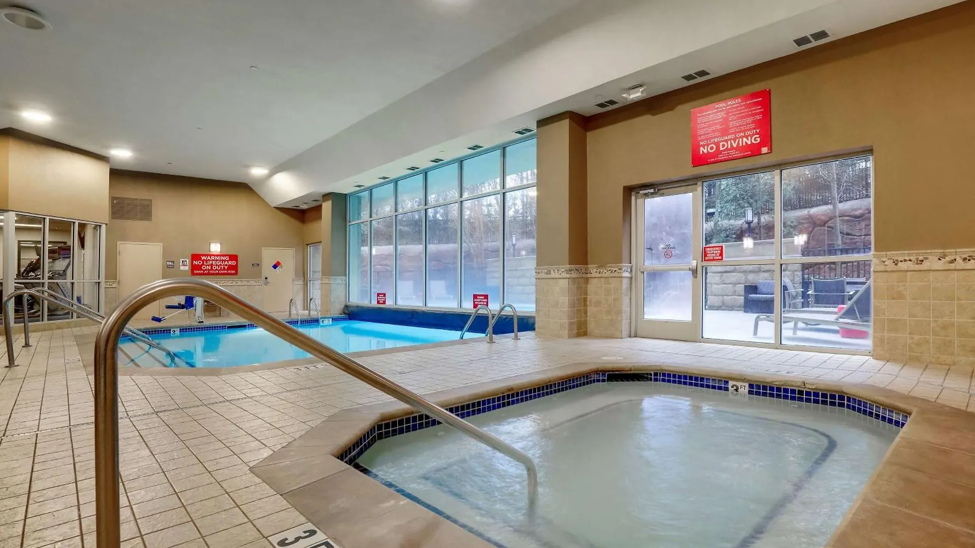 Drury Inn & Suites Charlotte Northlake Hotel