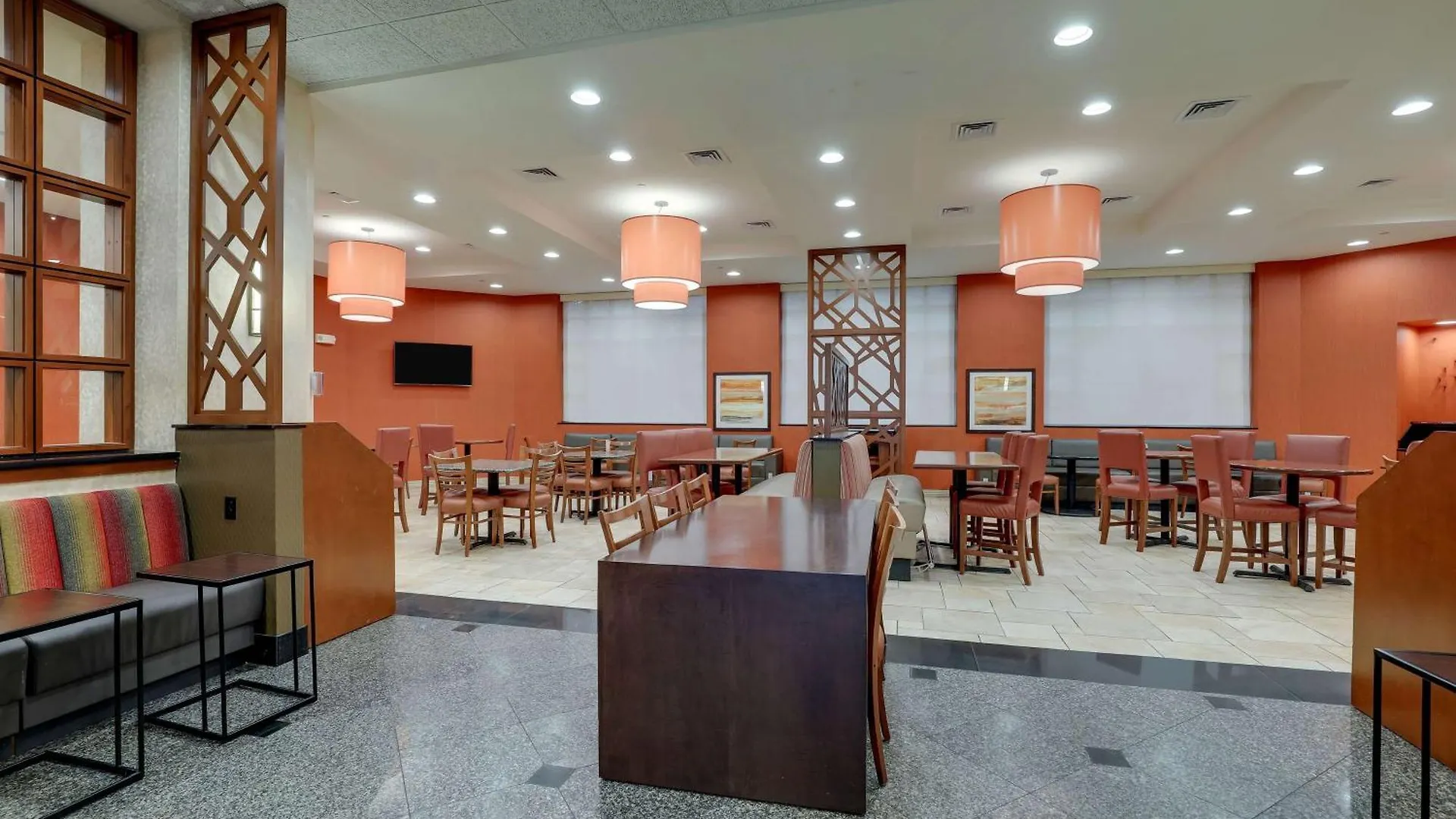 Drury Inn & Suites Charlotte Northlake 3*,