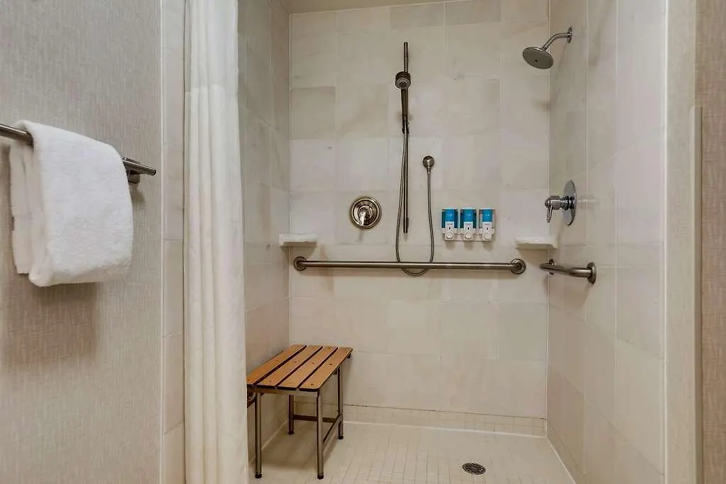 Drury Inn & Suites Charlotte Northlake 3*,  United States