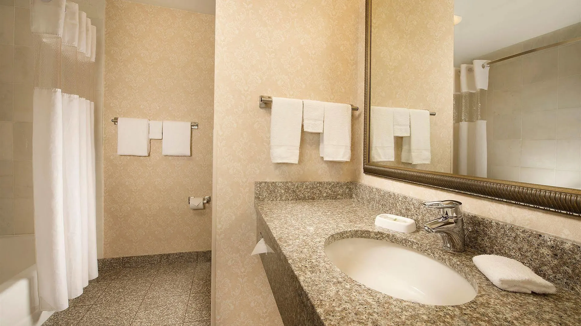 Drury Inn & Suites Charlotte Northlake