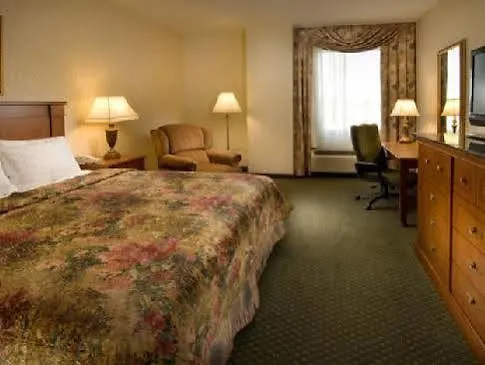 Drury Inn & Suites Charlotte Northlake 3*,