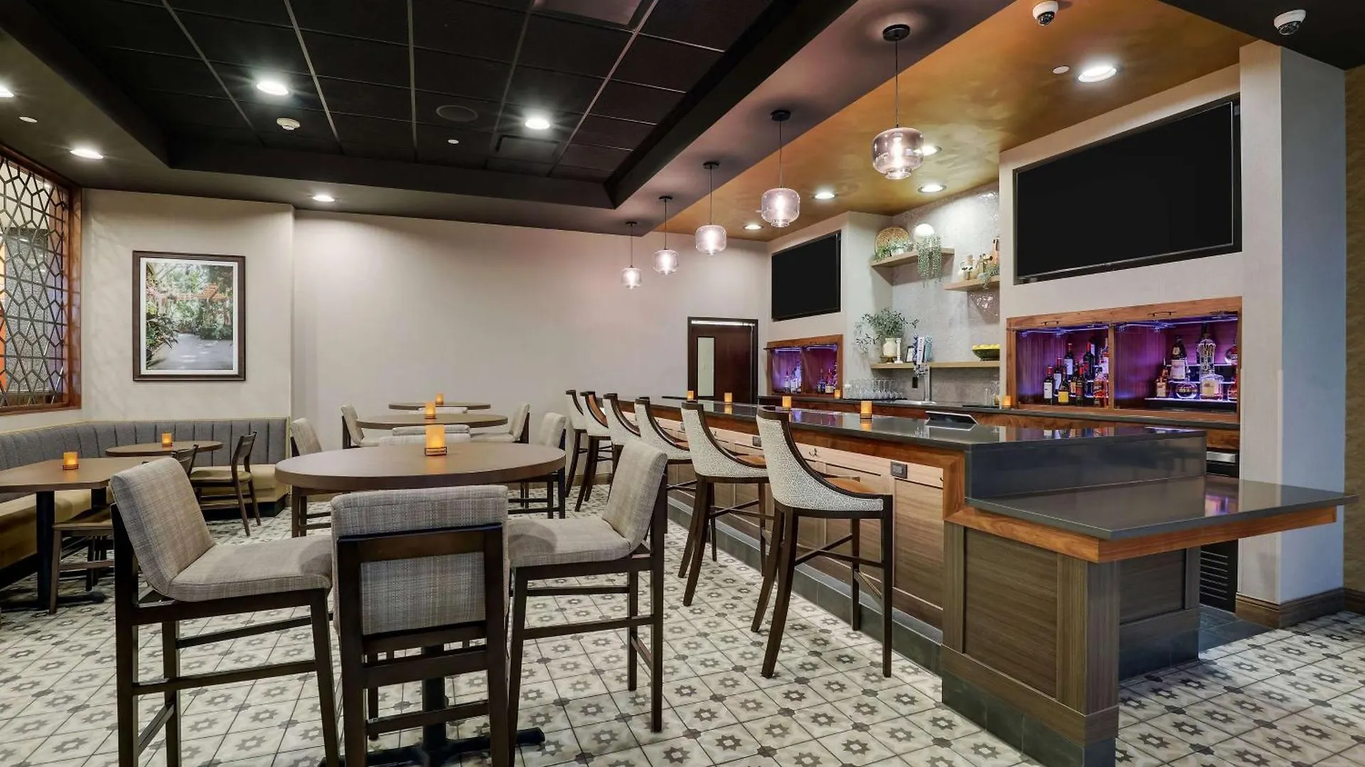 Drury Inn & Suites Charlotte Northlake 3*,