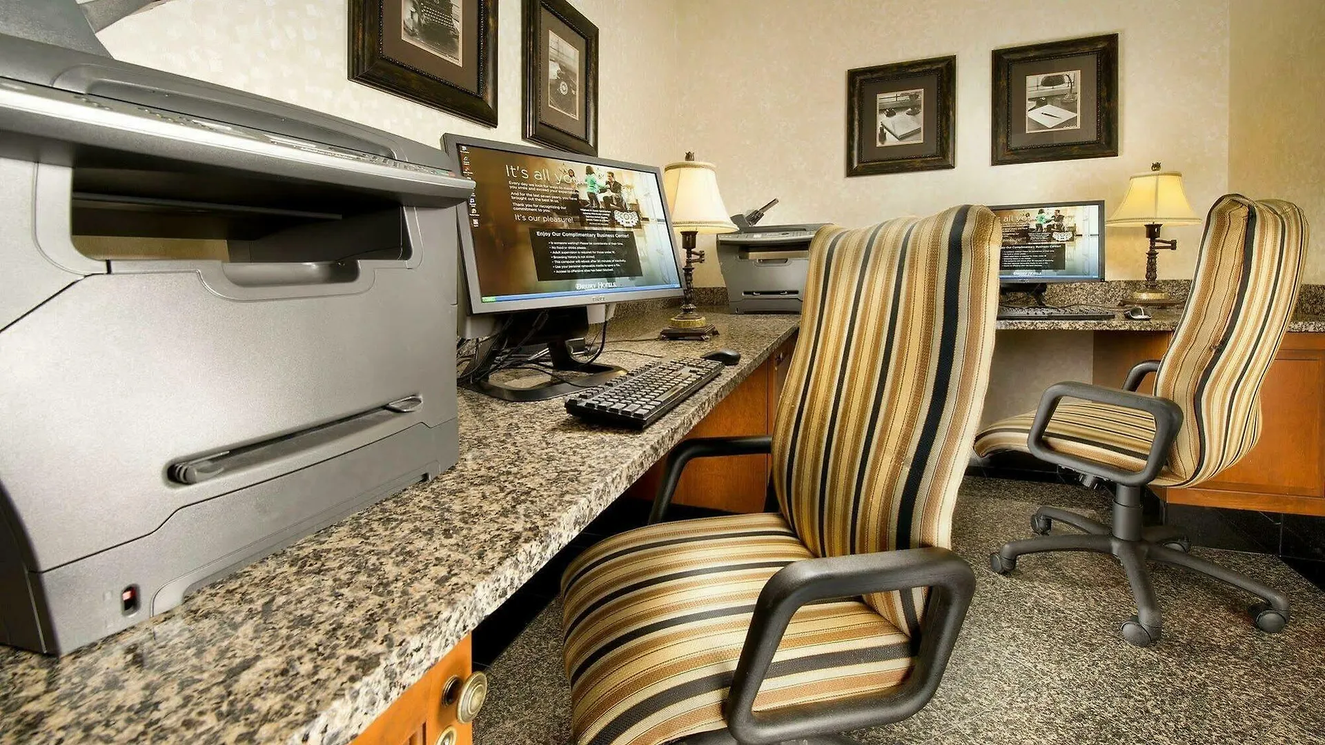 Drury Inn & Suites Charlotte Northlake 3*,